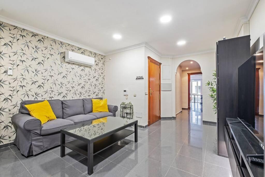 Apartamento Piso En Atarazanas Málaga Exterior foto